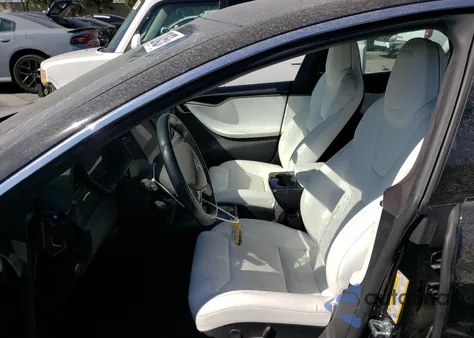 2019 Tesla Model S z USA, uszkodzony, nr VIN 5YJSA1E23KF337255